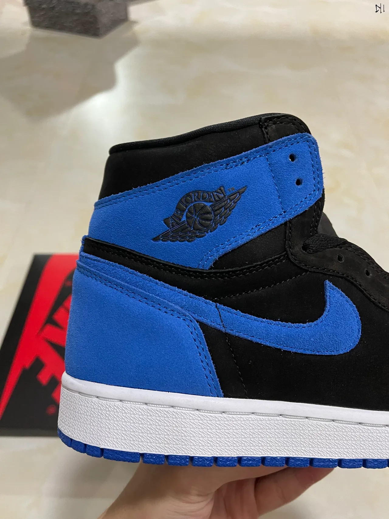 Air Jordan 1 High 黑色皇家蓝麂皮篮球鞋 8