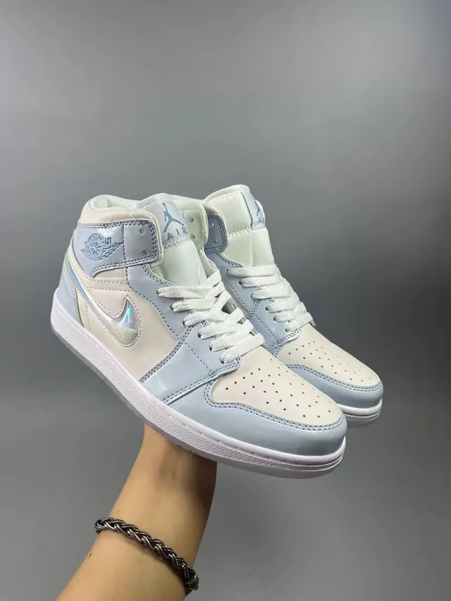 Air Jordan 1 High Chaussures de Basket Bleu Patent Iridiscent 2