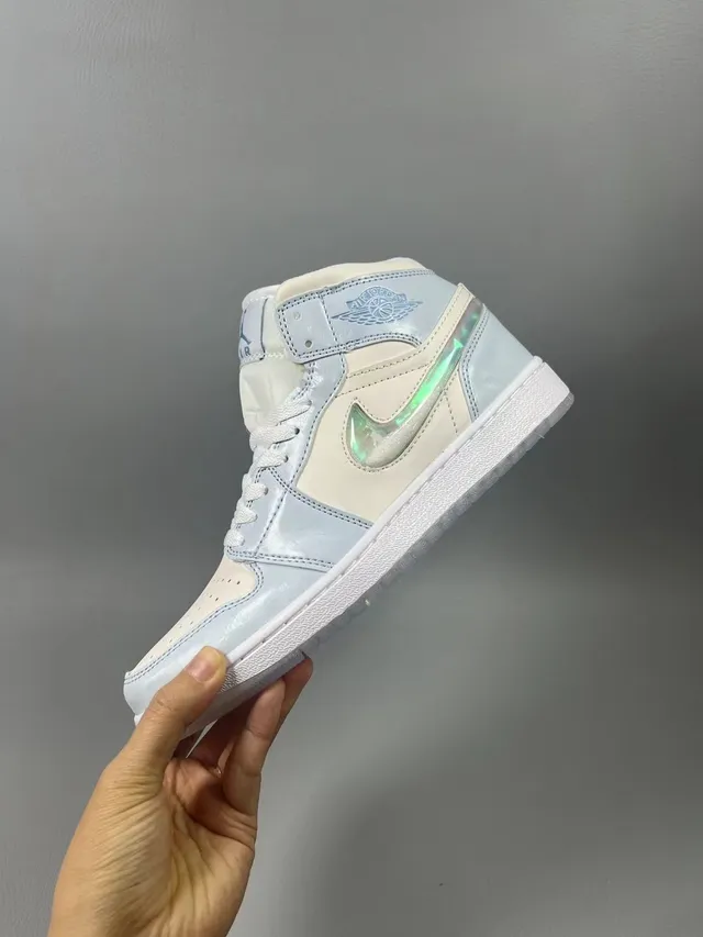 Air Jordan 1 High Chaussures de Basket Bleu Patent Iridiscent 6