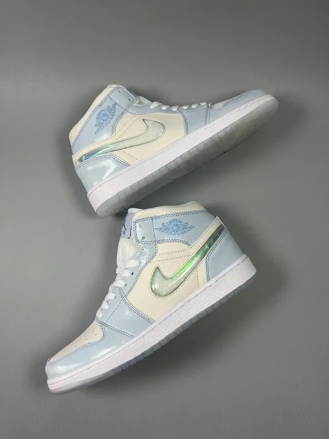 Air Jordan 1 High Chaussures de Basket Bleu Patent Iridiscent 8