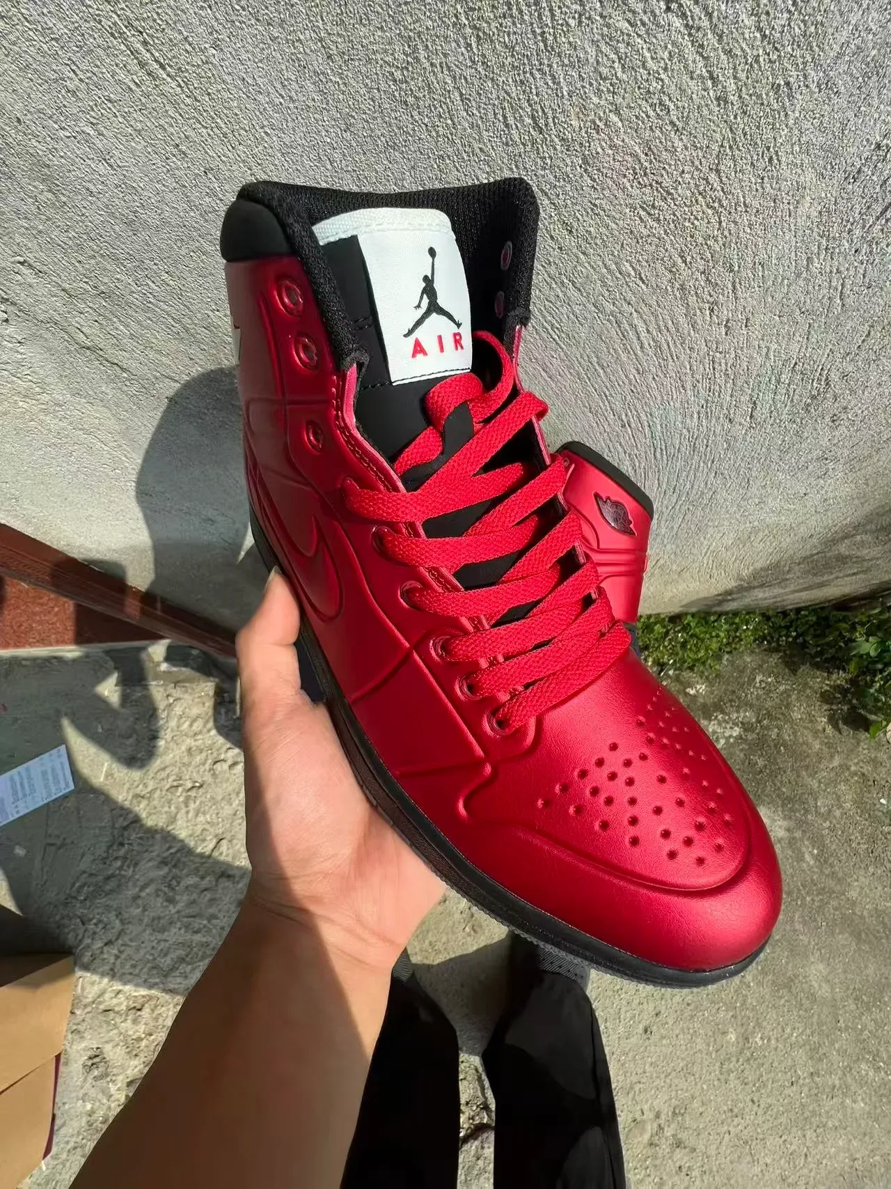 Air Jordan 1 High Red and Black Basketball Shoes 2