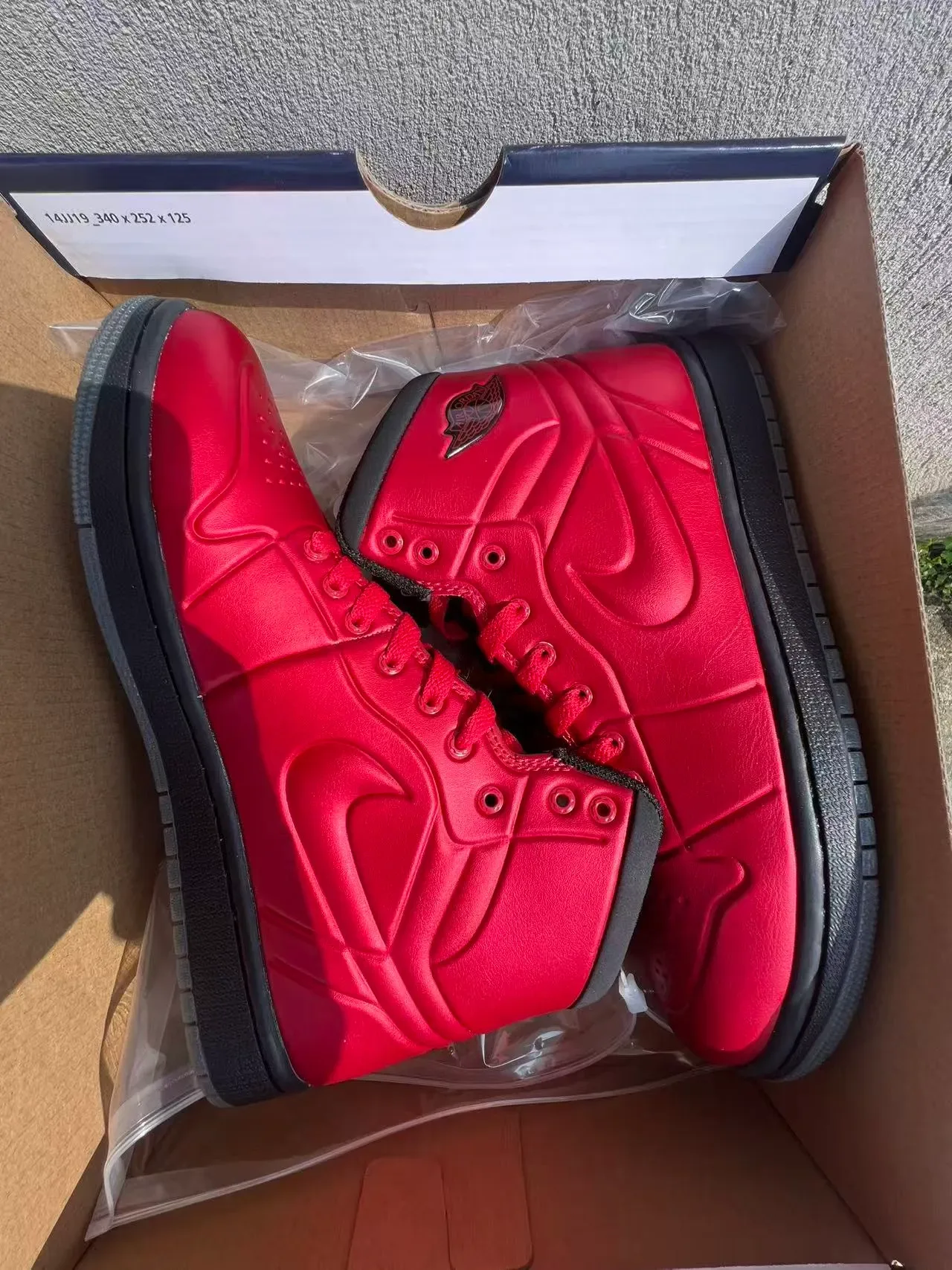 Air Jordan 1 High Red and Black Basketball Shoes 9