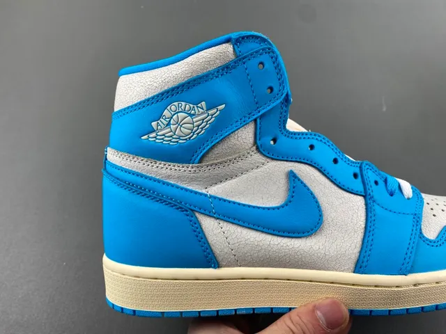 Tênis de basquete Air Jordan 1 cano alto azul e cinza 3