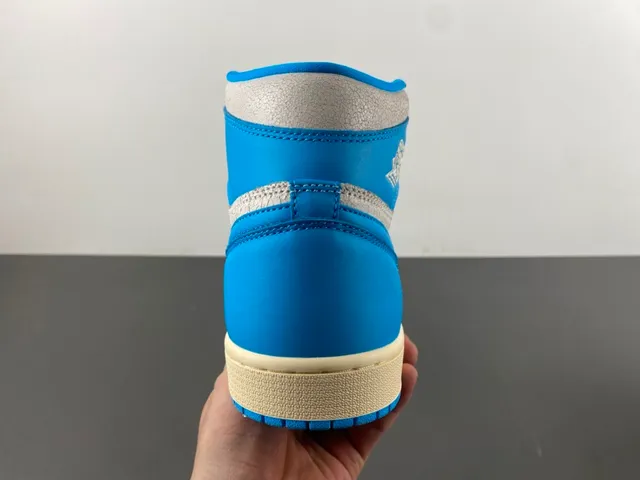 Tênis de basquete Air Jordan 1 cano alto azul e cinza 4