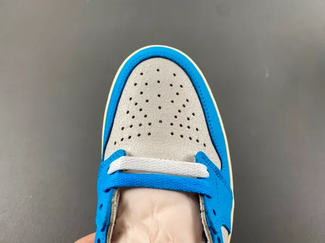 Tênis de basquete Air Jordan 1 cano alto azul e cinza 5