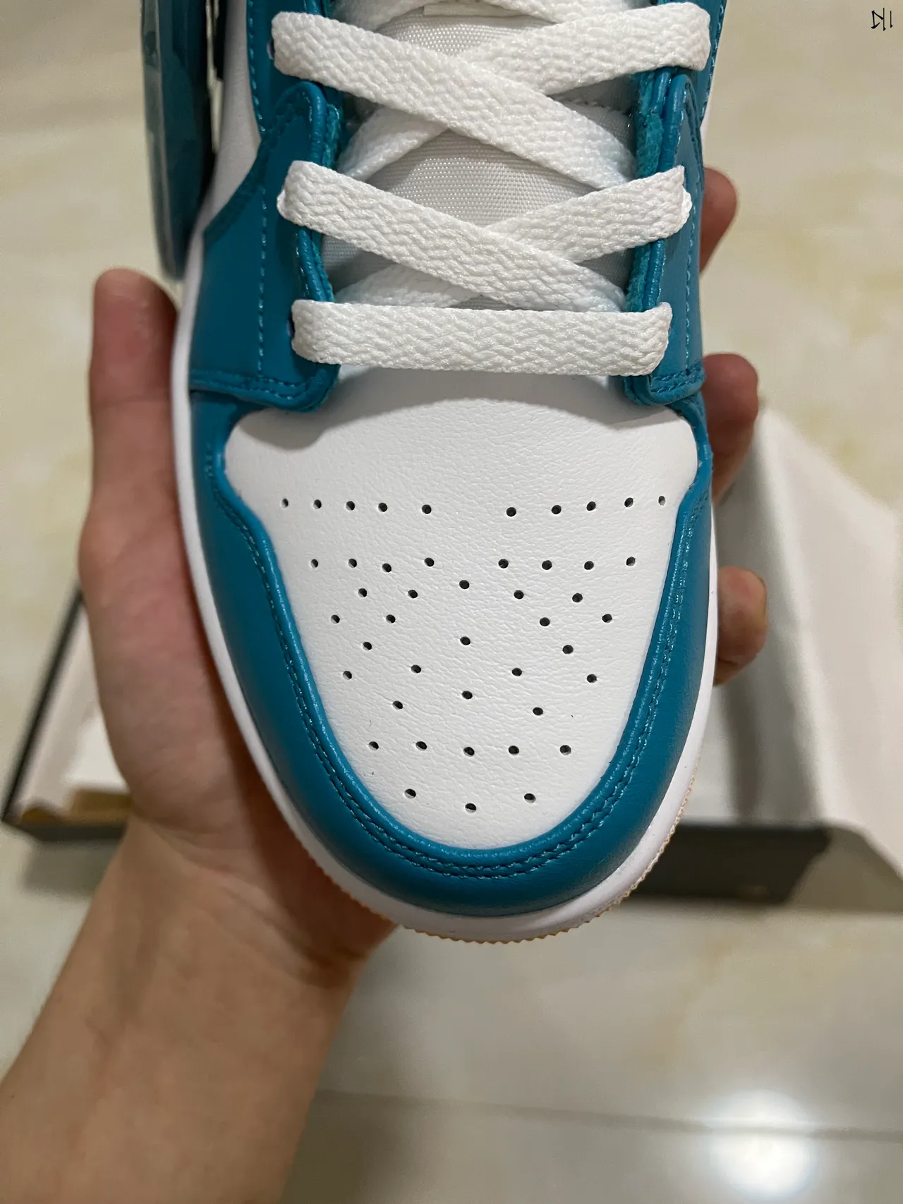 Tênis de basquete Air Jordan 1 Mid verde-azulado e branco 3