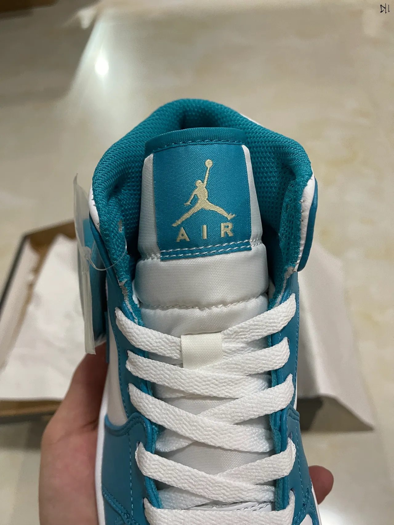 Tênis de basquete Air Jordan 1 Mid verde-azulado e branco 4