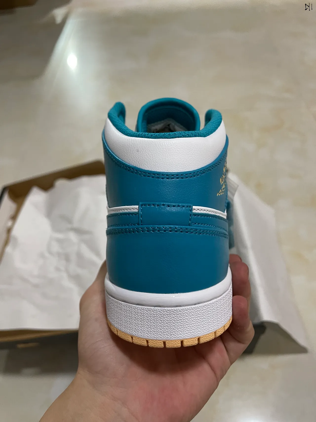 Tênis de basquete Air Jordan 1 Mid verde-azulado e branco 7