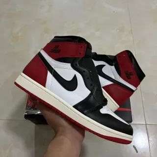 Air Jordan 1 红黑 高帮 皮革镶边 篮球鞋