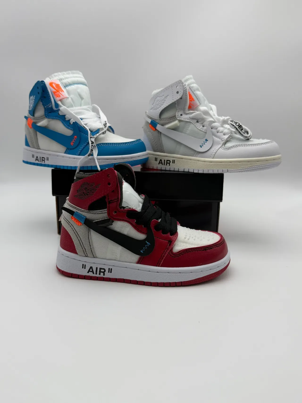 Air Jordan 1 Red White High-Top Perforated Toe Basketball Shoes 3