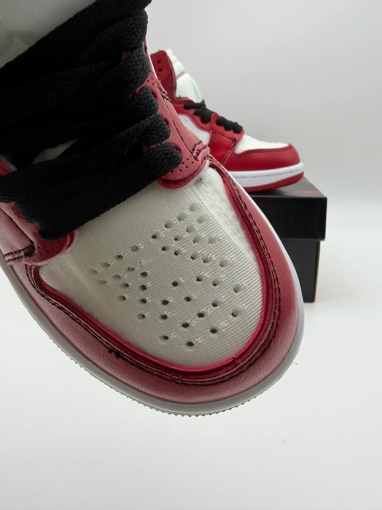 Air Jordan 1 Red White High-Top Perforated Toe Basketball Shoes 9