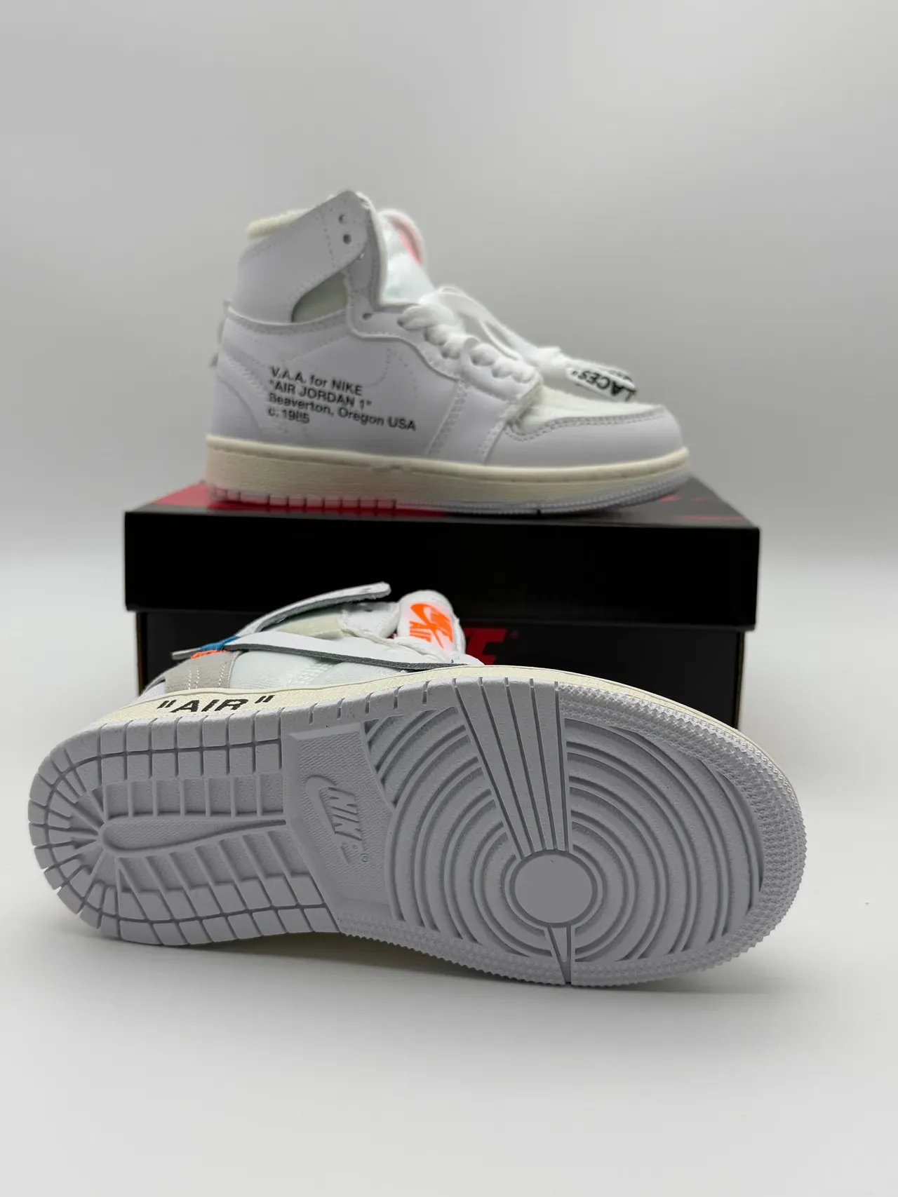 Air Jordan 1 Red White High-Top Perforated Toe Basketball Shoes 13