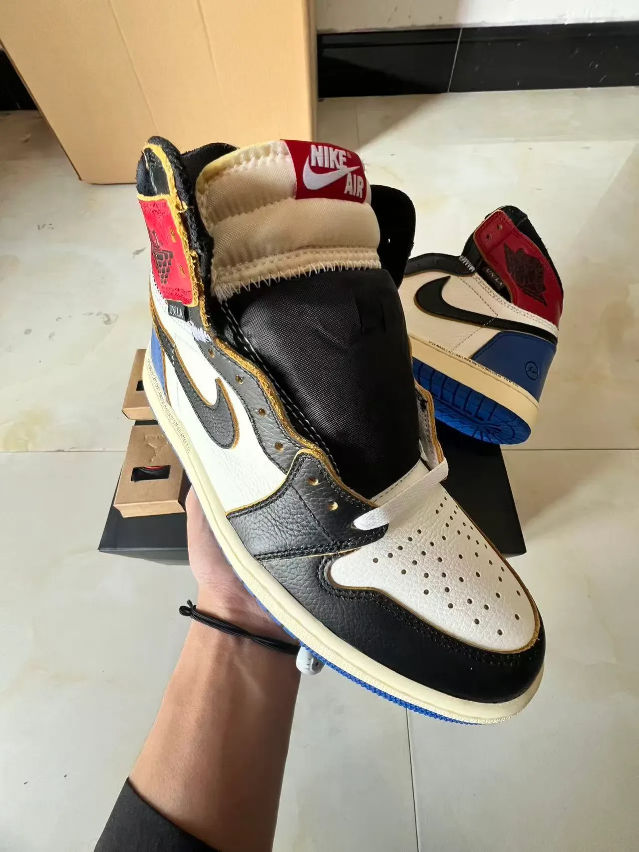Air Jordan 1 Tênis de Basquete Branco Azul Alto em Couro 2
