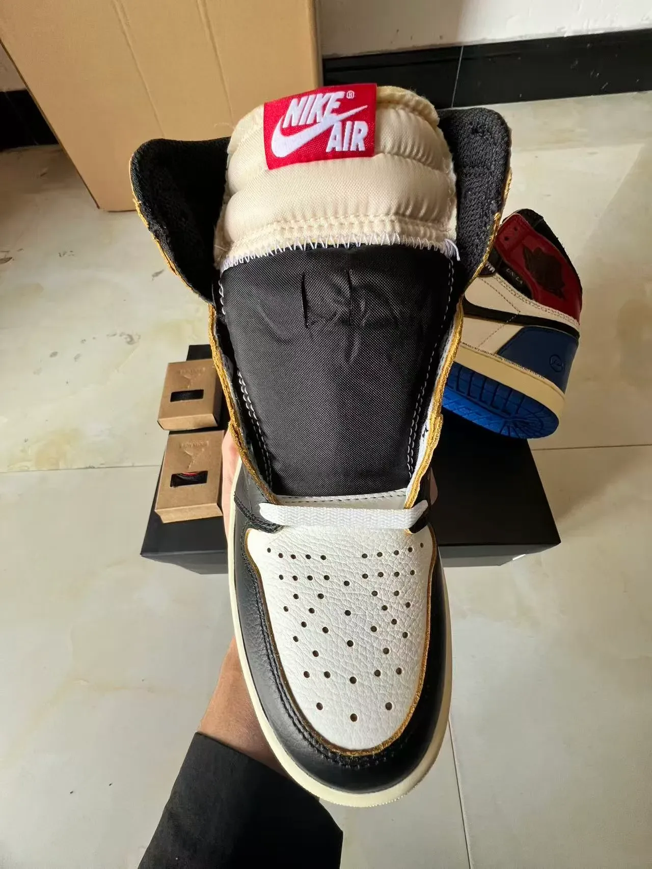 Air Jordan 1 Tênis de Basquete Branco Azul Alto em Couro 3