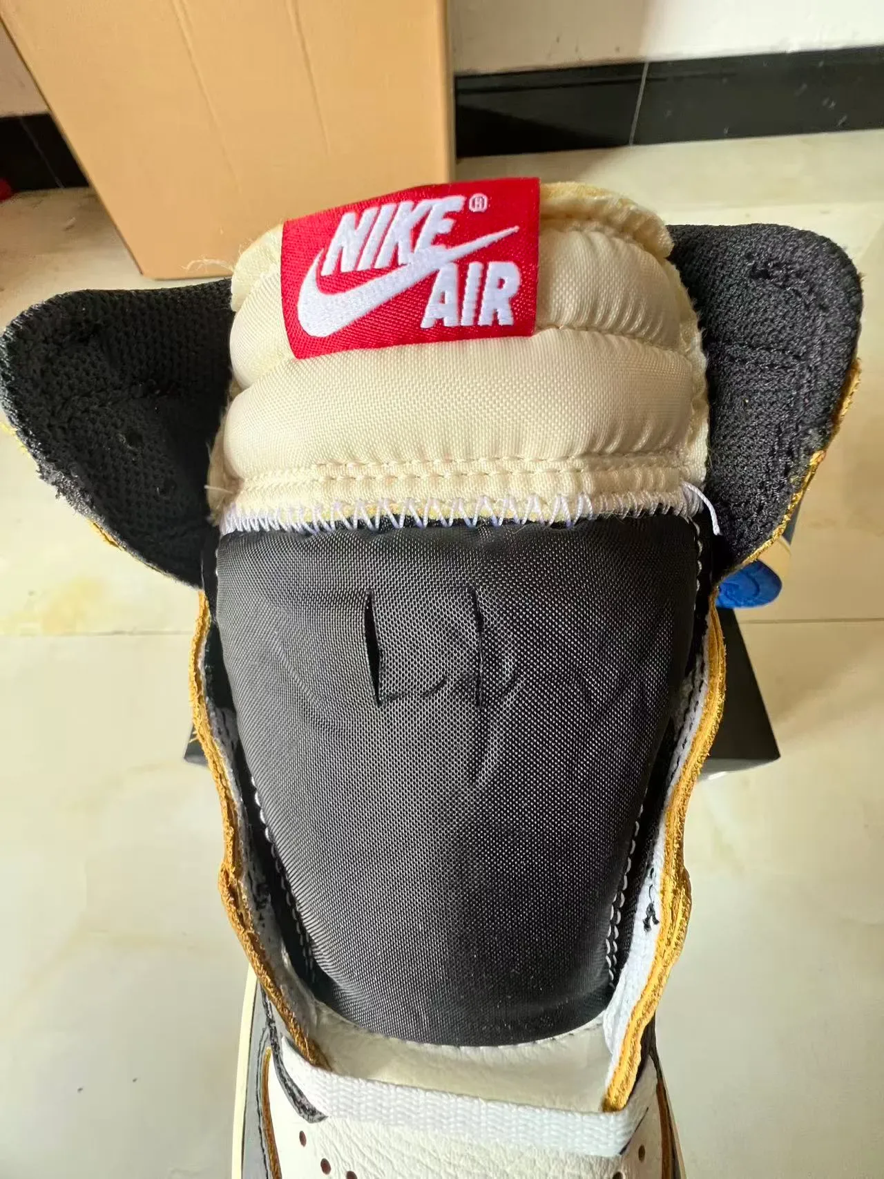 Air Jordan 1 Tênis de Basquete Branco Azul Alto em Couro 4