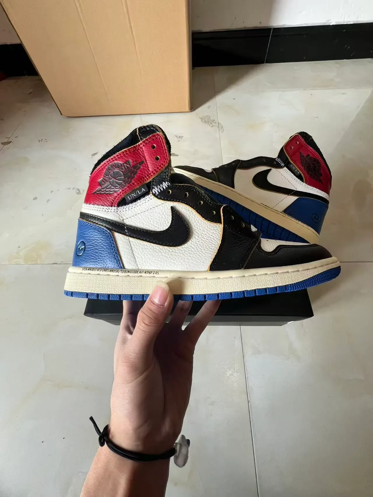 Air Jordan 1 Tênis de Basquete Branco Azul Alto em Couro 7