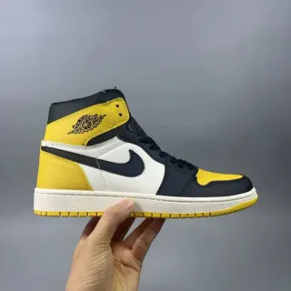 Tênis de basquete Air Jordan 1 amarelo preto branco