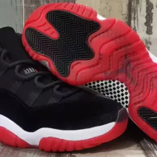 Tênis de basquete Air Jordan 11 preto e vermelho