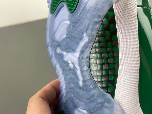 Air Jordan 11 Emerald Green Patent Leather 篮球鞋 6