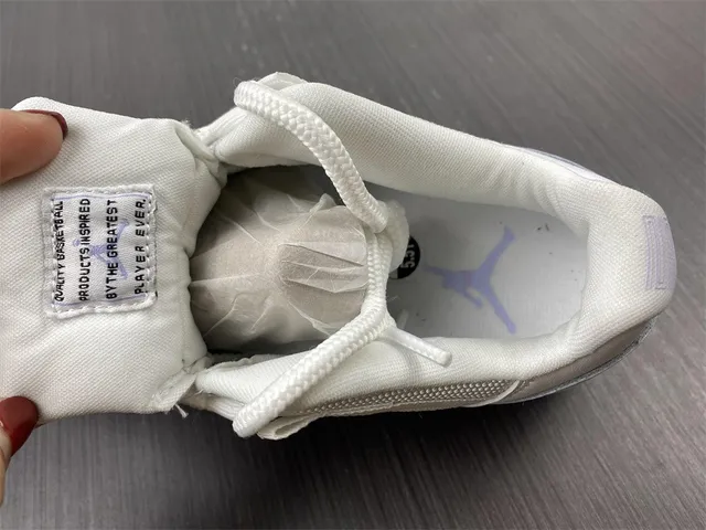 Air Jordan 11 薰衣草漆皮篮球鞋 7