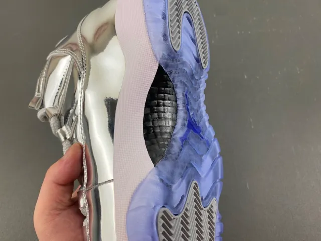 Air Jordan 11 金属银紫 篮球鞋 10