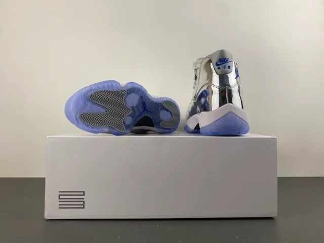 Air Jordan 11 金属银紫 篮球鞋 17