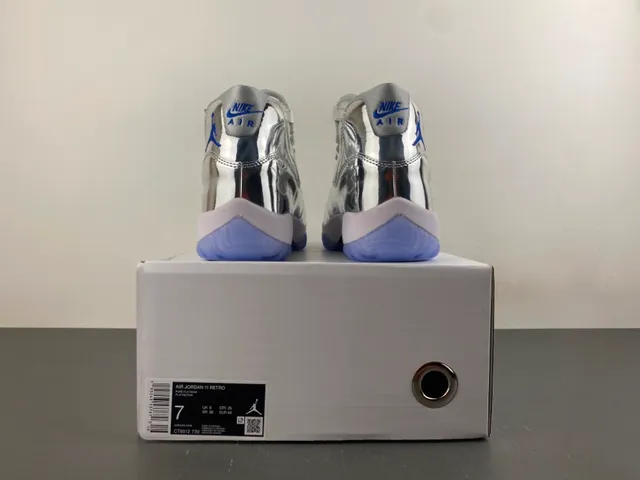 Air Jordan 11 金属银紫 篮球鞋 18