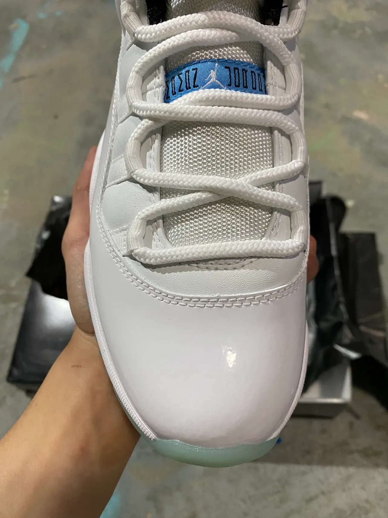 Air Jordan 11 White Mint Green Basketball Shoes 3