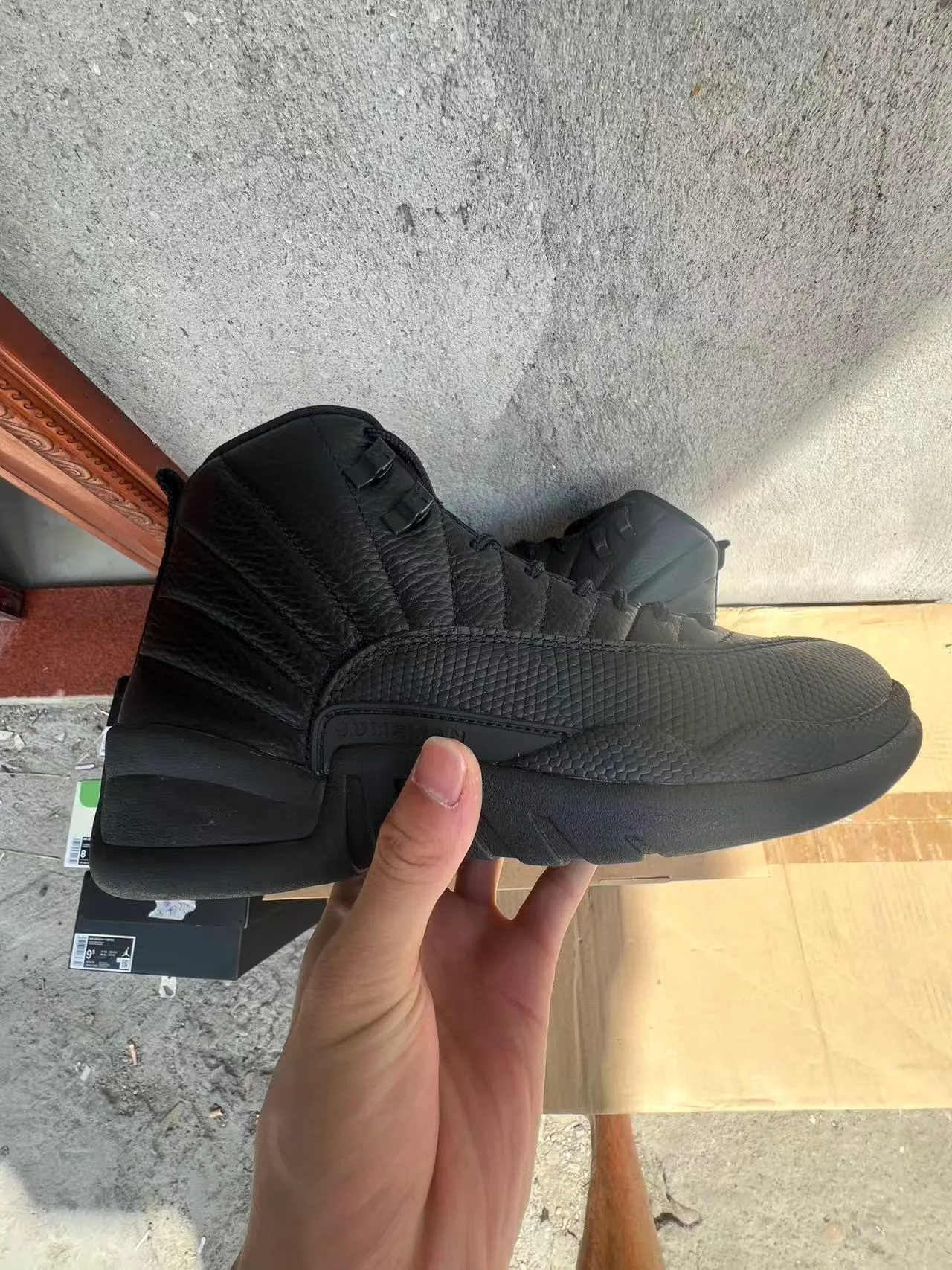 Zapatillas de baloncesto de cuero totalmente negro Air Jordan 12 6