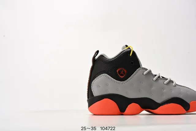 Chaussures de basketball Air Jordan 12 Retro noir blanc rose 9