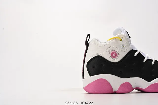 Chaussures de basketball Air Jordan 12 Retro noir blanc rose 17