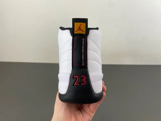 Air Jordan 12 Branco Preto Dourado Tênis de Basquete 4