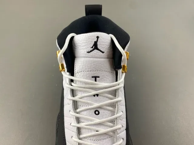 Air Jordan 12 Branco Preto Dourado Tênis de Basquete 6