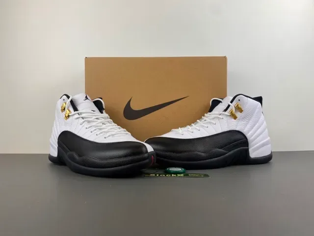 Air Jordan 12 Branco Preto Dourado Tênis de Basquete 14