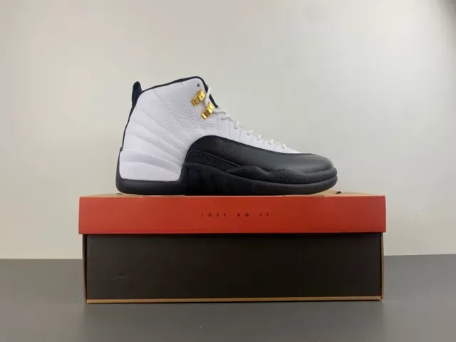 Air Jordan 12 Branco Preto Dourado Tênis de Basquete 16