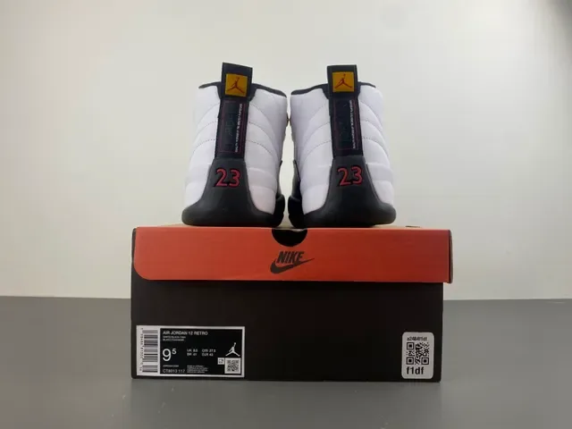 Air Jordan 12 Branco Preto Dourado Tênis de Basquete 18