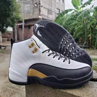 Tênis de basquete Air Jordan 12 branco preto dourado