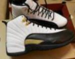 Chaussures de basketball Air Jordan 12 blanc noir or 4
