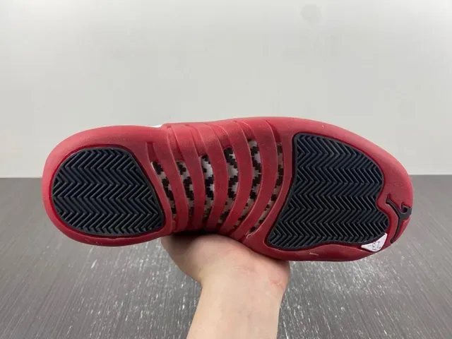 Air Jordan 12 Chaussures de Basket Blanc Rouge Noir 7