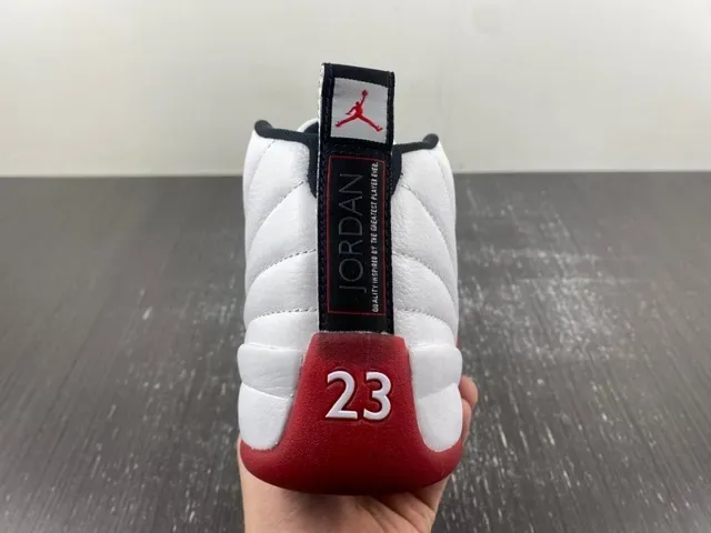 Air Jordan 12 Chaussures de Basket Blanc Rouge Noir 8