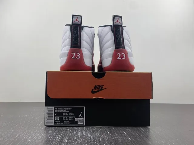 Air Jordan 12 Chaussures de Basket Blanc Rouge Noir 17