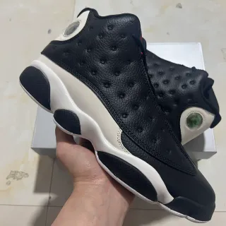 Tênis de basquete Air Jordan 13 preto e branco