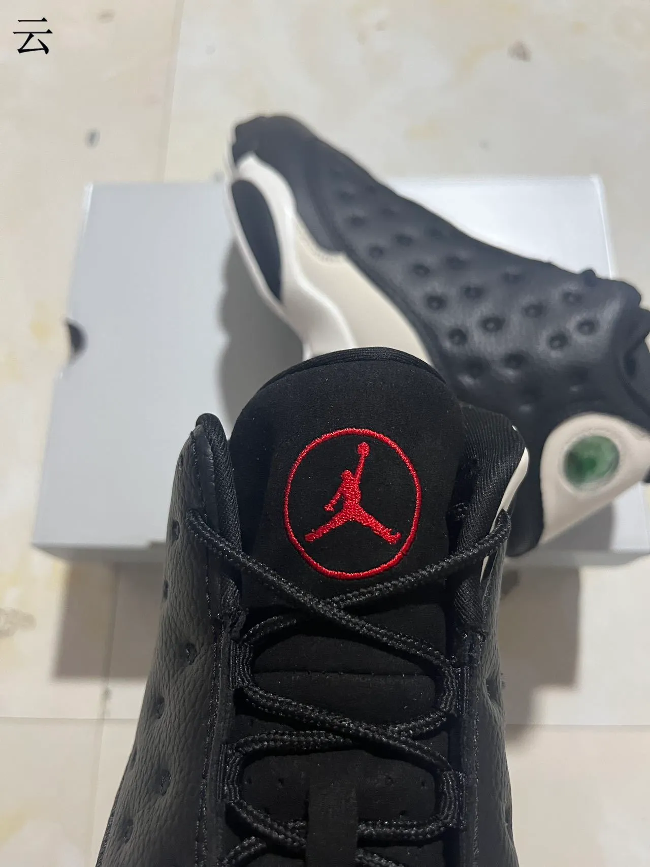 Tênis de basquete Air Jordan 13 preto e branco 11