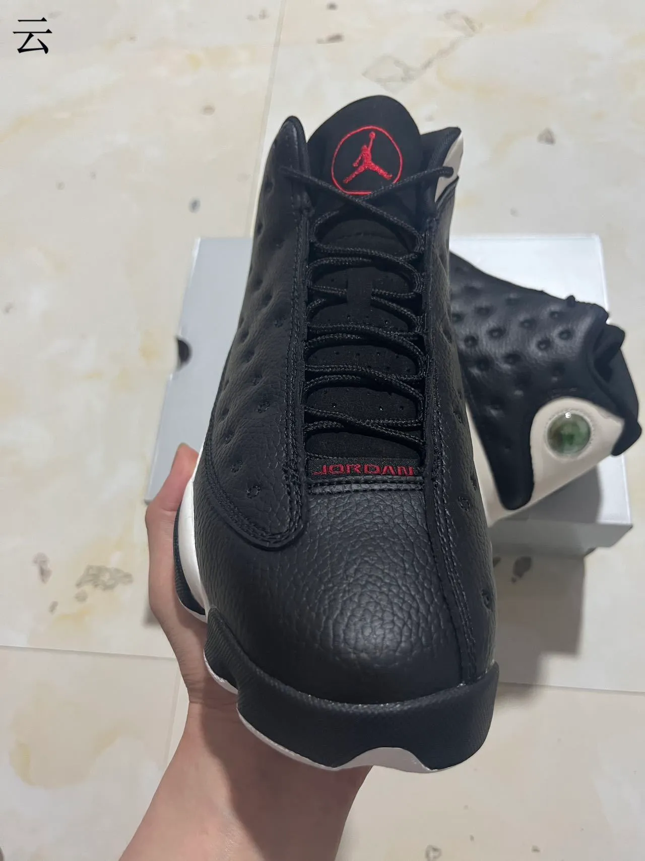 Tênis de basquete Air Jordan 13 preto e branco 12