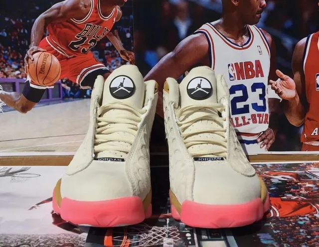 Chaussures de basketball Air Jordan 13 nid d'abeille crème or rose 2