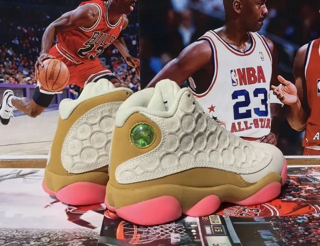 Chaussures de basketball Air Jordan 13 nid d'abeille crème or rose 3