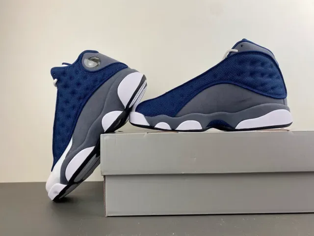 Air Jordan 13 Navy and White Tênis de Basquete 15