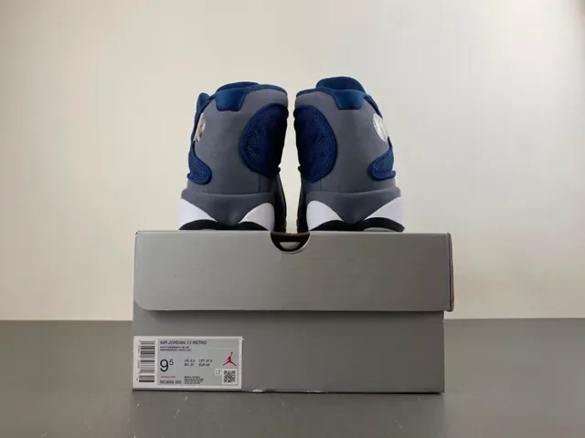 Air Jordan 13 Navy and White Tênis de Basquete 18