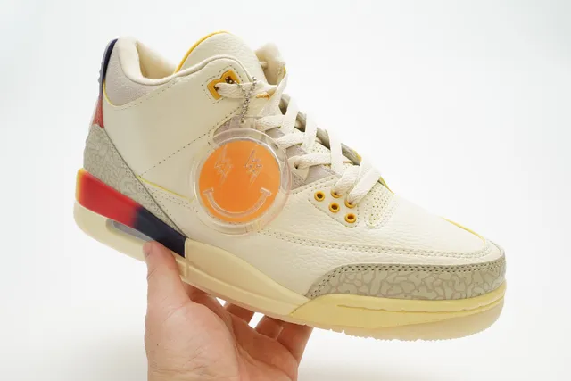 Tênis de basquete Air Jordan 3 Off-White com estampa de elefante e calcanhar degradê 3