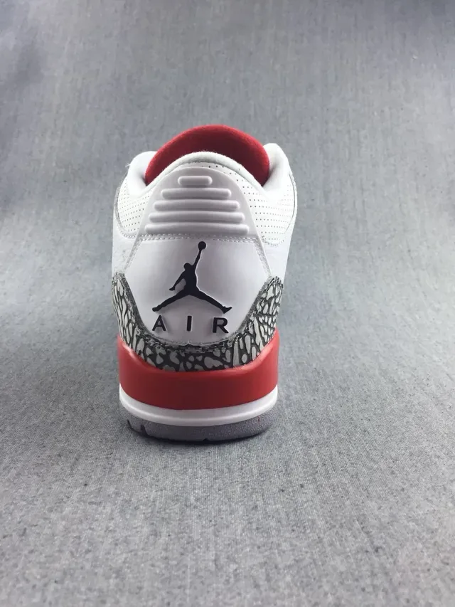 Air Jordan 3 White Cement أحذية كرة السلة 4